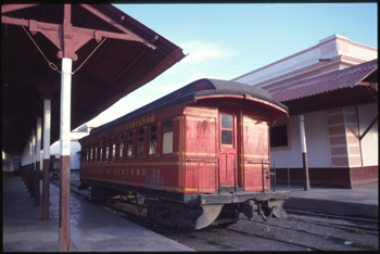 train-02.jpg