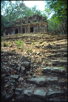 yaxchilan-02.jpg