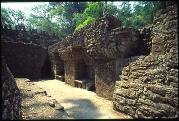 yaxchilan-19.jpg