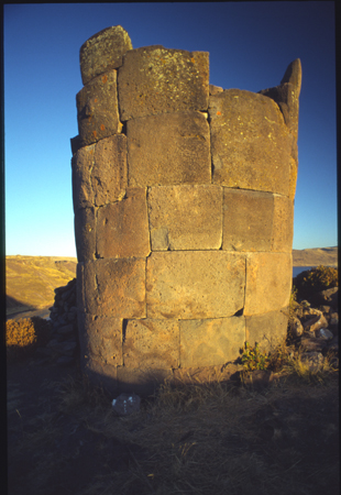 sillustani-02.jpg